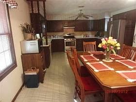 5th image of 313 Charlton Dr