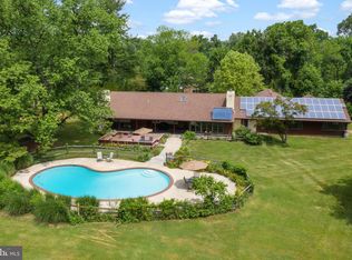 1 Pine Tree Ln, Phoenixville, PA 19460