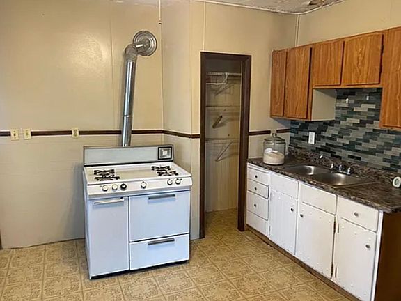 4th image of 240 Estes St #3F