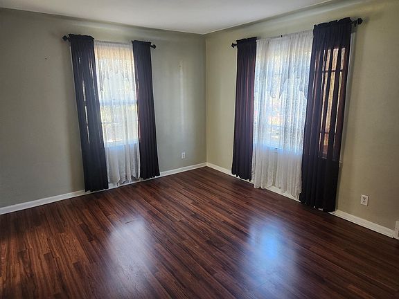 3rd image of 2411 E Broadway Ave