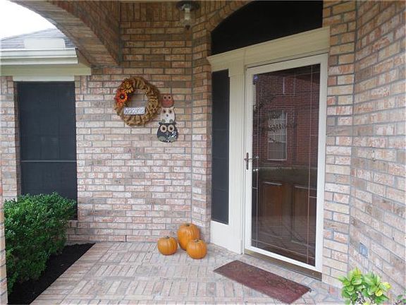 3rd image of 11010 Collingswood Dr