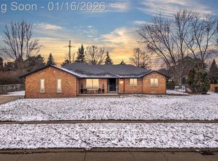 49685 Richardson Dr, Shelby Township, MI 48315