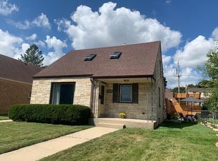 2463 S 59th St, West Allis, WI 53219