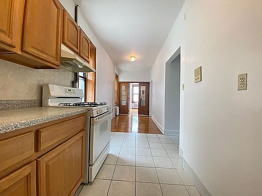 2nd image of 39-05 27th St #2R