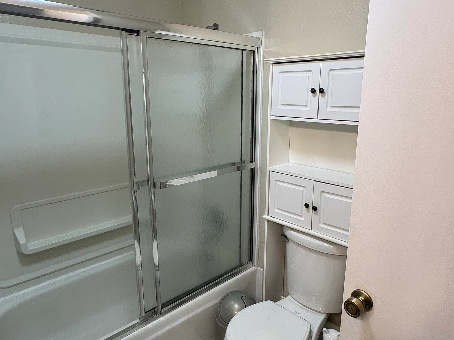 3 bed, 912 sqft, $3,450 — Photo 3