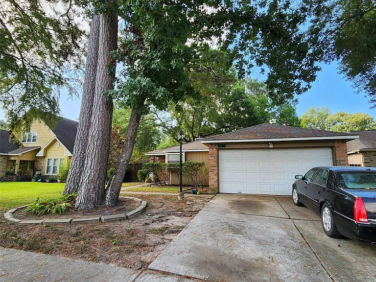 6938 Foxbrook Dr — Photo 3