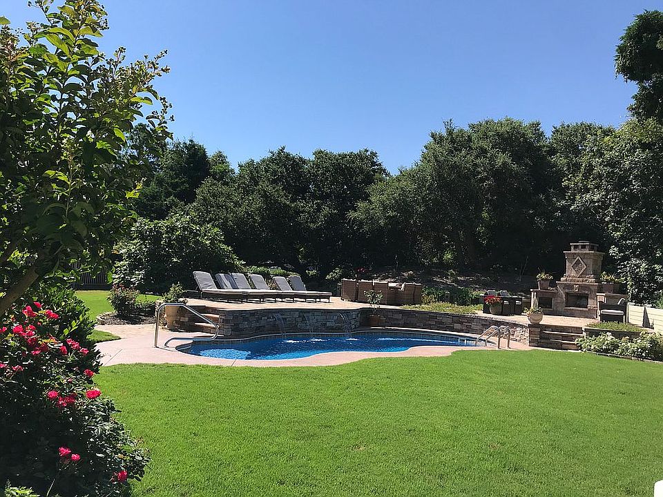 2nd image of 111 Scarborough Ln