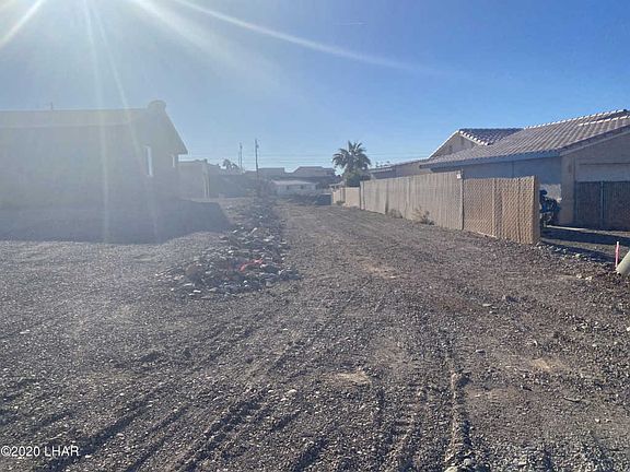 2nd image of 3210 Oakwood Dr