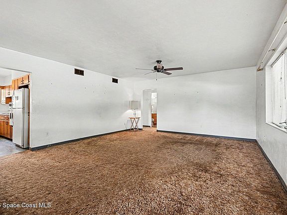 5th image of 4042 Sweet Bay Dr