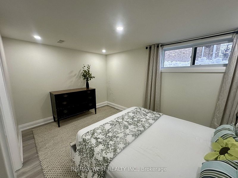 Toronto House for rent - 2 Bedrooms — photo 10