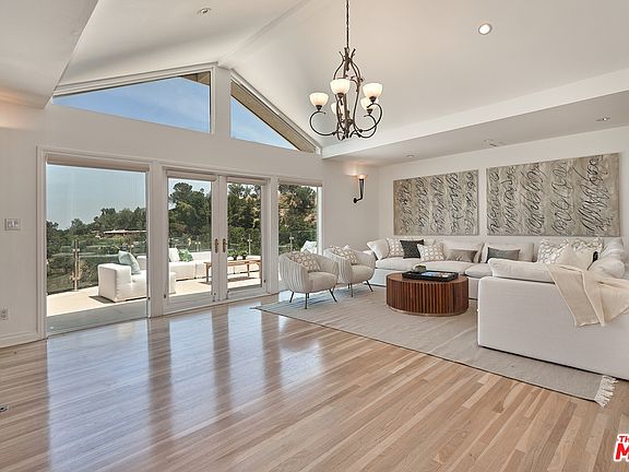 5th image of 18260 Karen Dr
