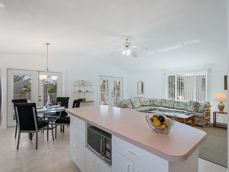 2804 Avenue C — Photo 6