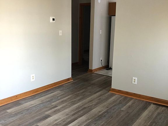 4th image of 102 Parade St Floor 1