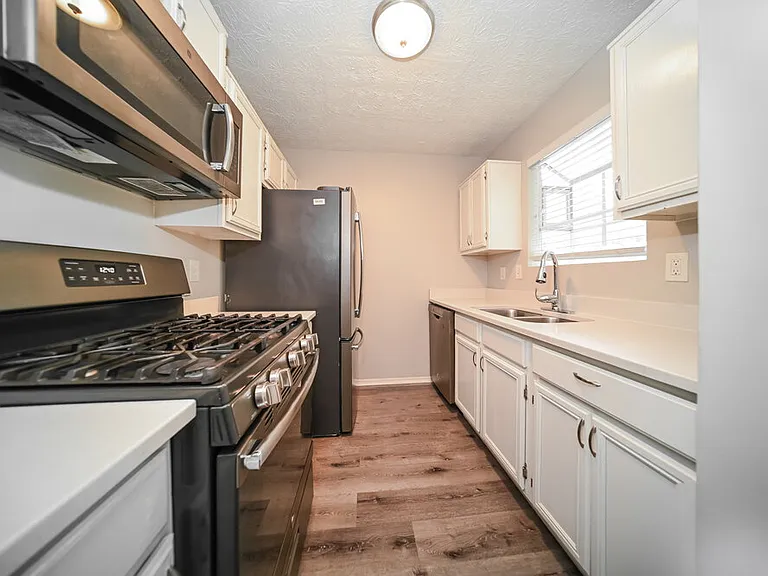4919 Windsor Downs Dr — Photo 8