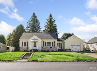 653 Cedar St, Ishpeming, MI 49849