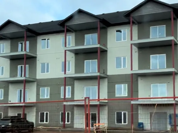 800 28th St W, Prince Albert, SK S6W 0A4