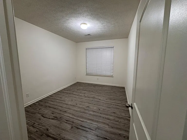 1710 Foudray Cir S — Photo 7