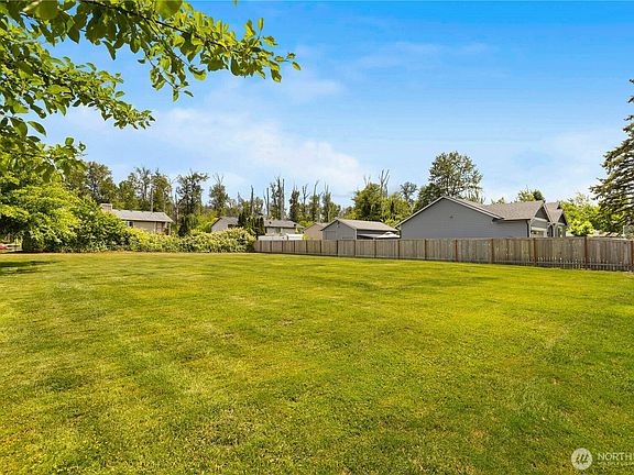 4th image of 428 4th Avenue SE