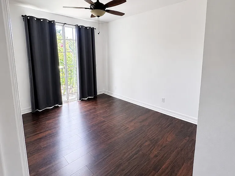 10411 Belfry Cir — Photo 15