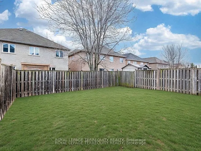 3926 Candlelight Dr — Photo 49