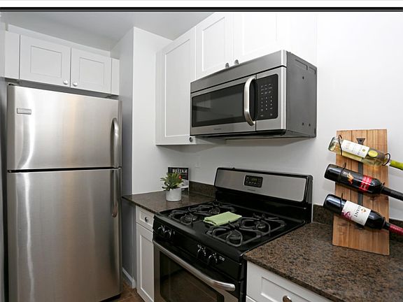 4th image of 620 Lenox Ave APT 17C