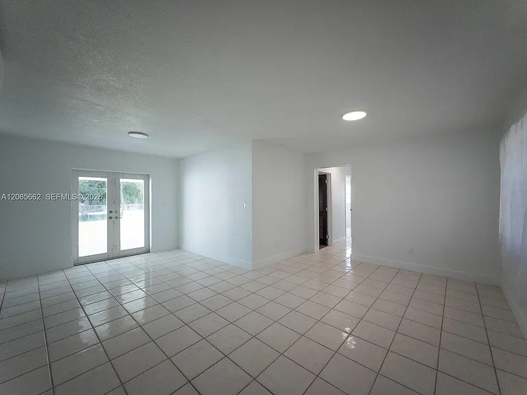 27913 SW 131st Ave — Photo 6