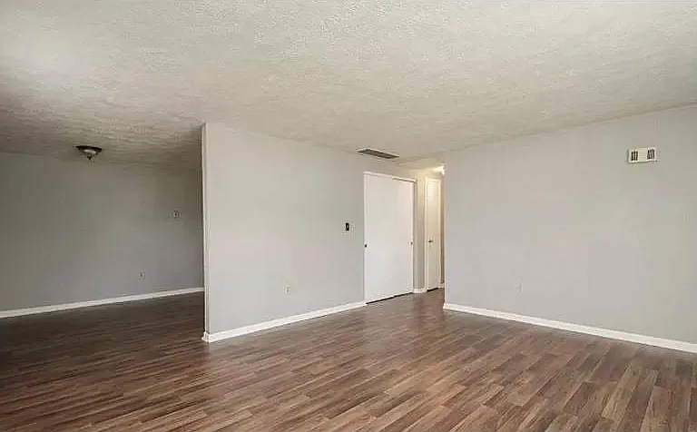 1338 Saint Adelbert Ave #2 — Photo 5