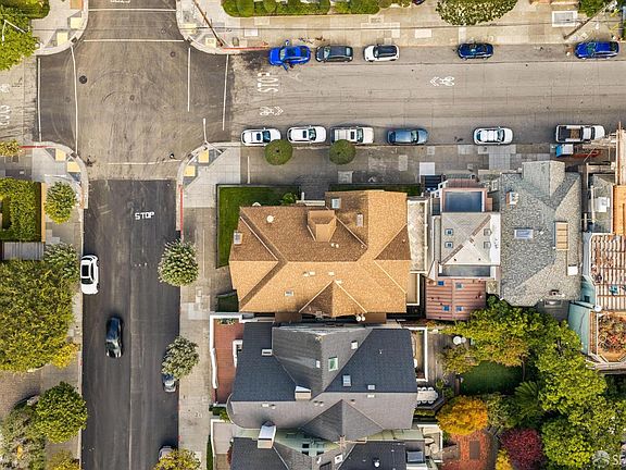 4th image of 2525 Steiner St