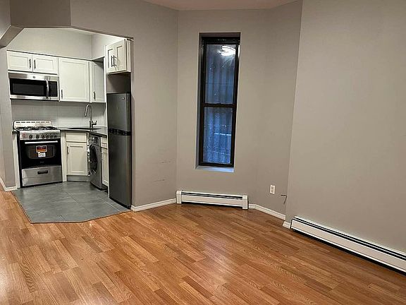 4th image of 2156 2nd Ave APT 2C