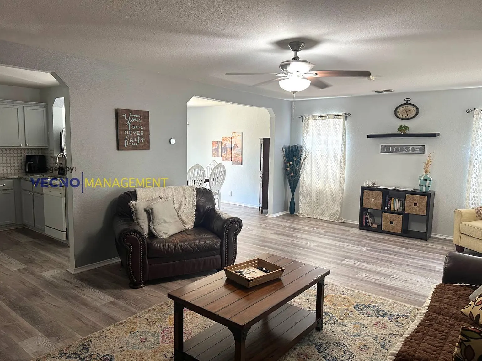 3 bed, 2.5 bath, 1812 sqft, $1,900 — Photo 4