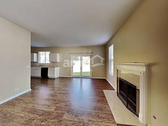 4th image of 161 Brookwood Ln W
