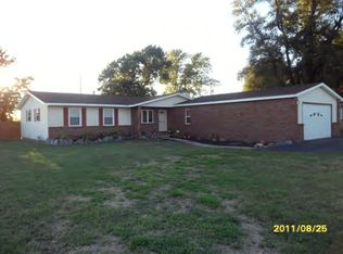 431 S Seymour St, Oakwood, IL 61858