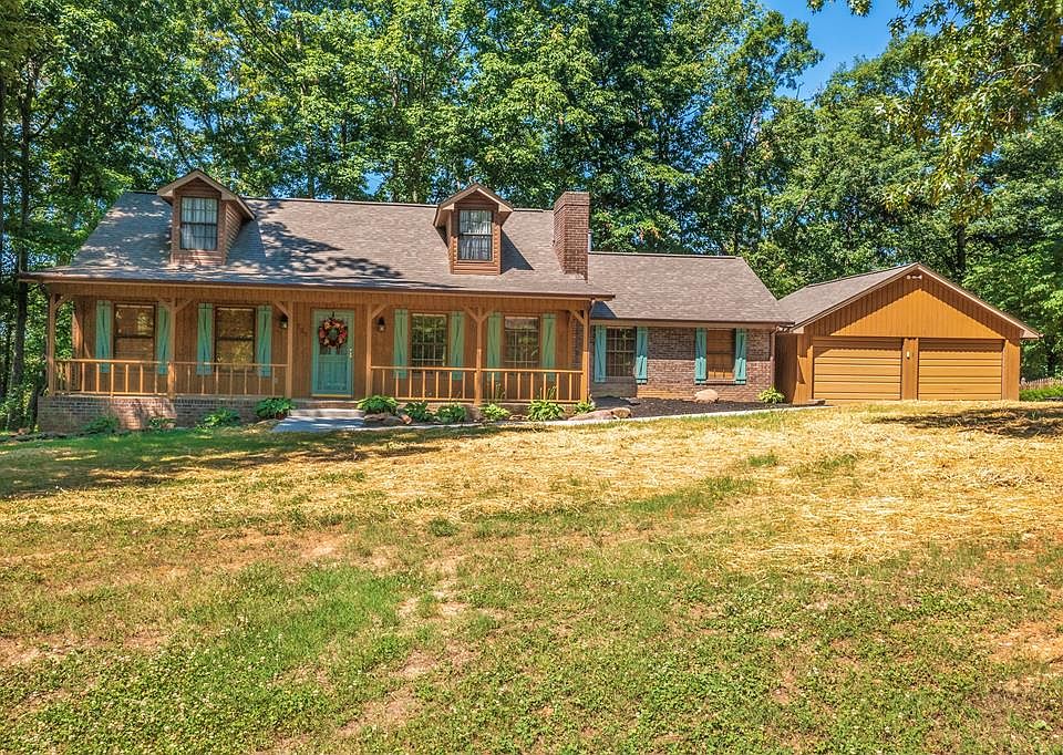 1st image of 727 White Oak Cir