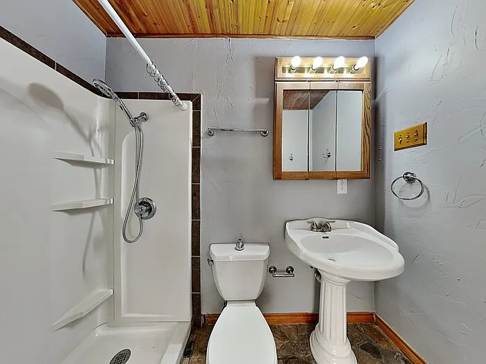 2621 Saturn Rd — Photo 13