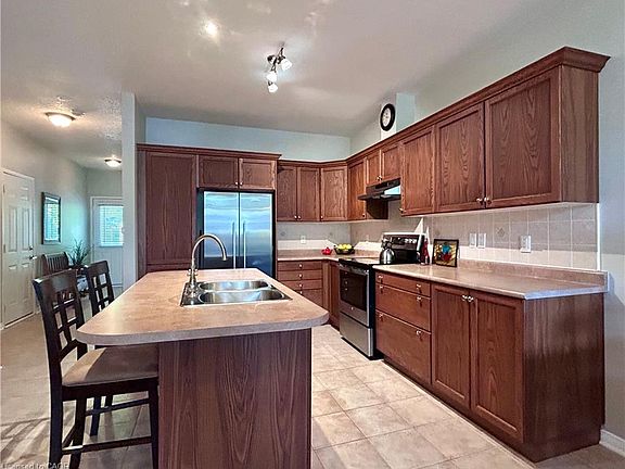 5th image of 40 Wesleyan Ct #16