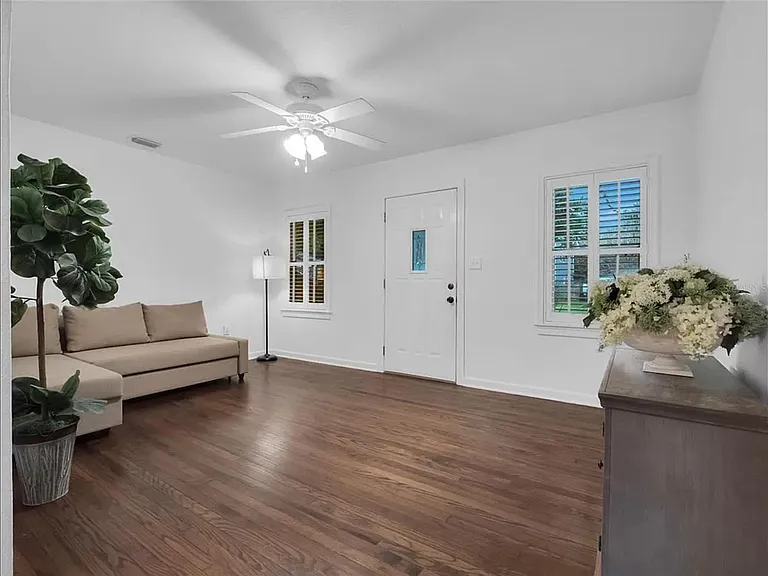 1225 Shady Ln — Photo 17