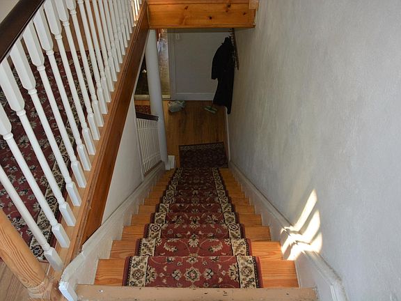 5th image of 205 Green Ln Floor 2