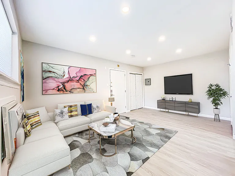 Michner Pointe Apartments — Photo 8