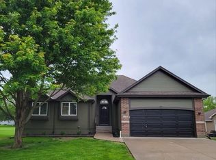 605 Meadowlark Pl, Raymore, MO 64083