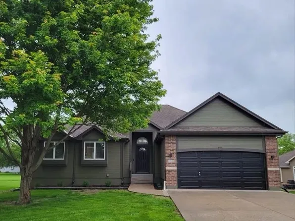 605 Meadowlark Pl, Raymore, MO 64083