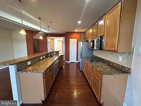 3rd image of 9430 Dunraven St #1