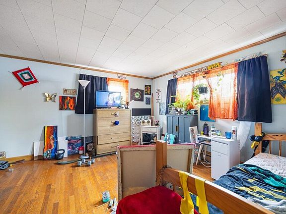 5th image of 17 Willett Street