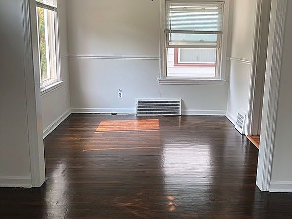 5th image of 5528 Dalewood Ave