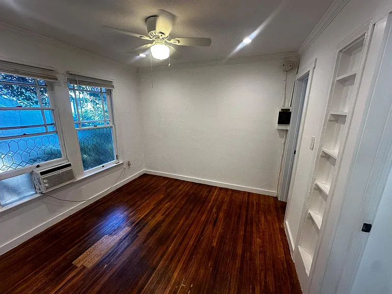 3927 Melrose Ave #1/4 — Photo 3