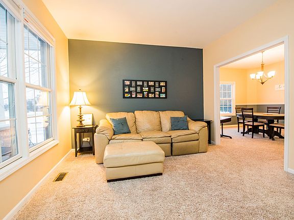 4th image of 21406 English Dr