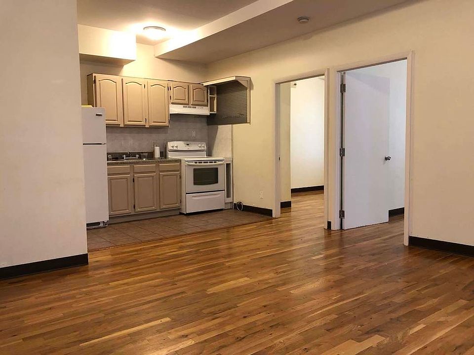 1st image of 114 Manhattan Ave APT 1