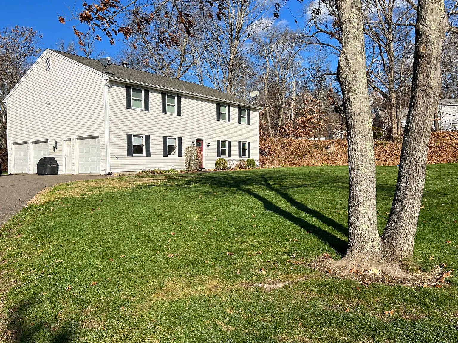 2 bed, 900 sqft, $2,100 — Photo 2