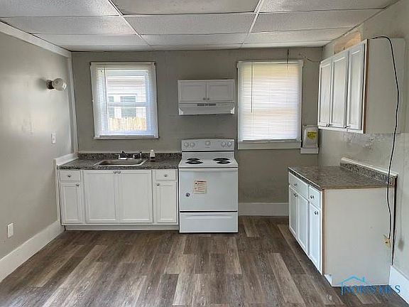 2nd image of 126 East St