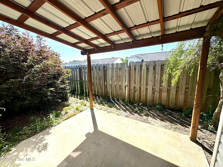 1730 Elizabeth St — Photo 18
