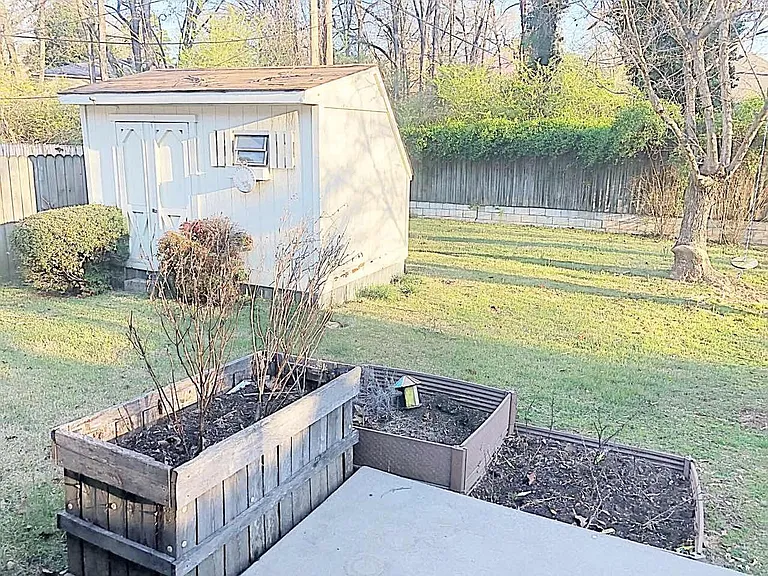 7922 Illinois St — Photo 13